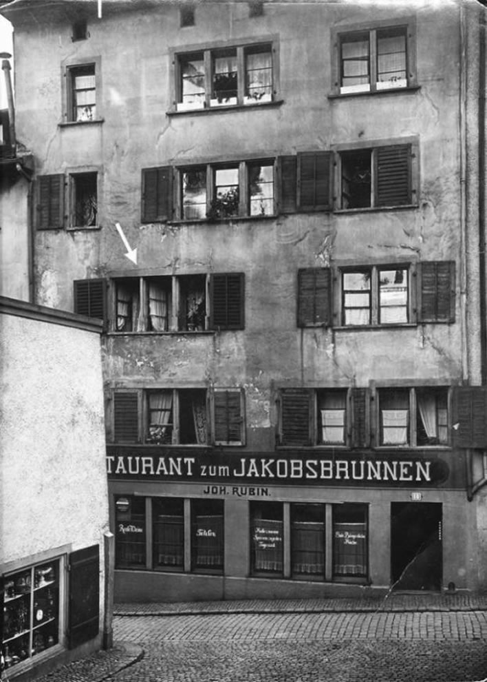 An undated photograph of Spiegelgasse 14, Zurich