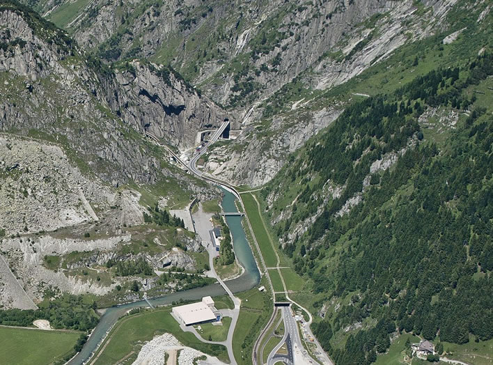 The part of the Urserental next to Andermatt where the Gotthard route plunges down into the Schöllenen, 2010.