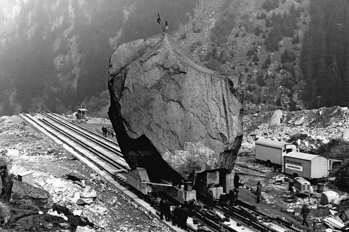 The Teufelsstein on the move in 1973