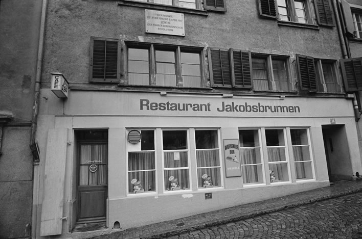A photograph of Spiegelgasse 14 taken shortly before the demolition of the house in 1971.