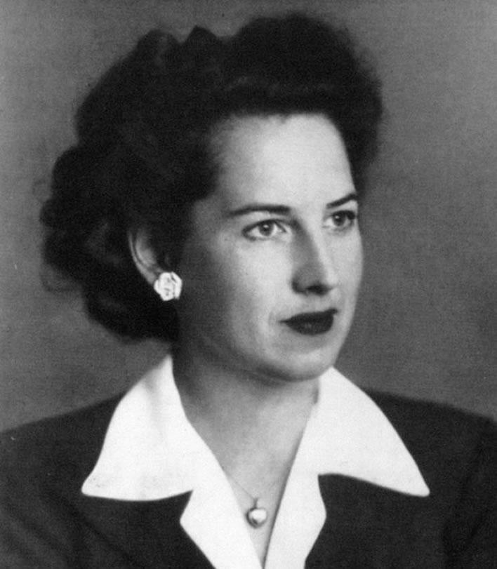 Elizabeth Nel-Layton, personal secretary to Winston Churchill 1941-1945. Photograph taken during that period.