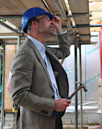 King in waiting with hammer
